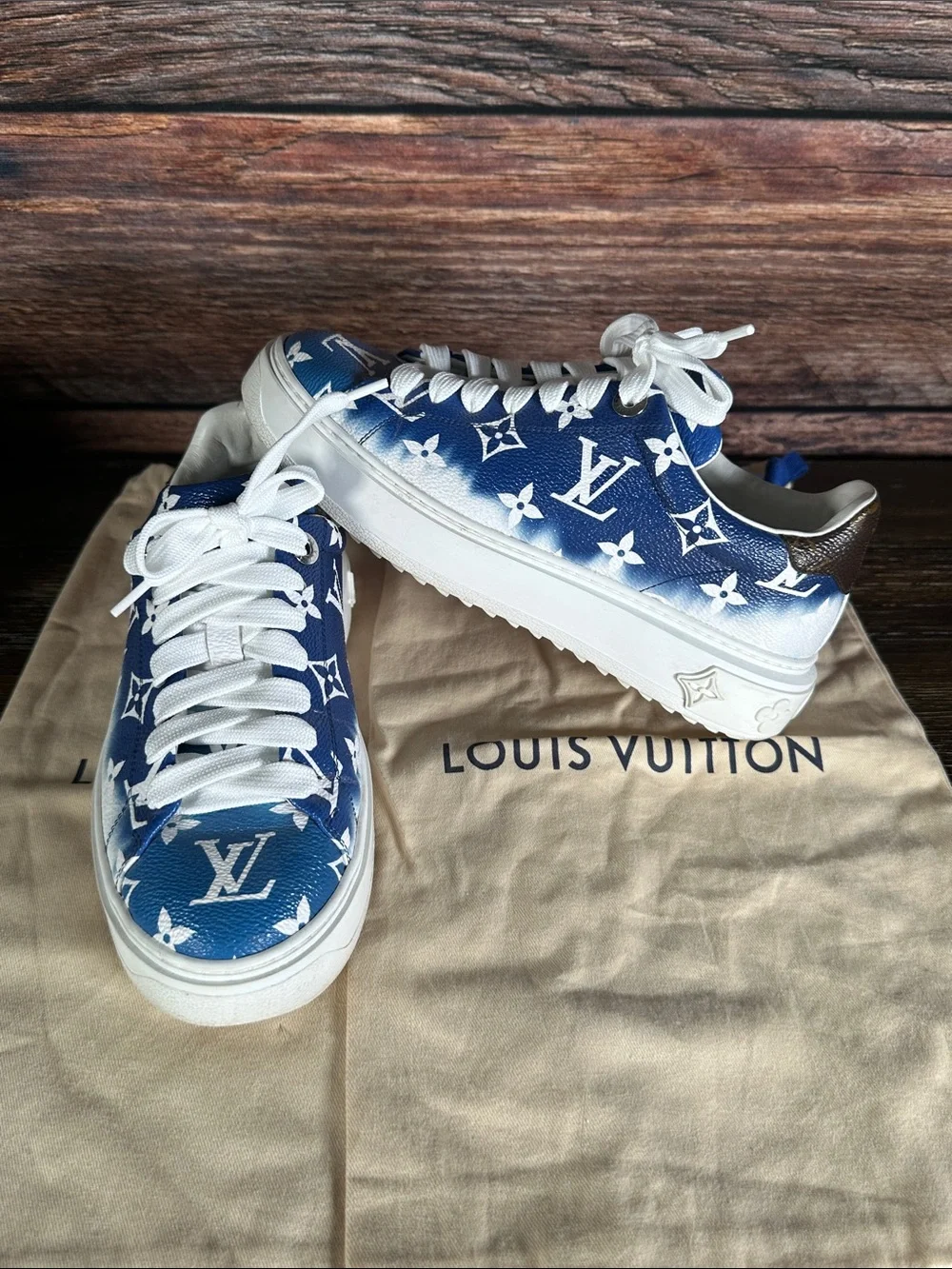 Louis Vuitton 